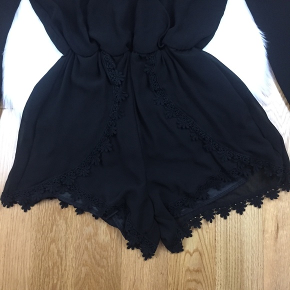 ASTR Lace Trim Black Romper Sheer Long Sleeve XS - Picture 4 of 8